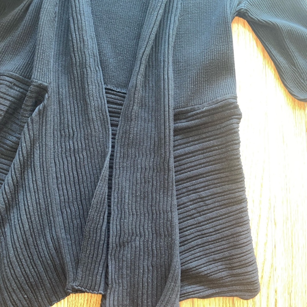 Cardigan - Picture 2 of 3